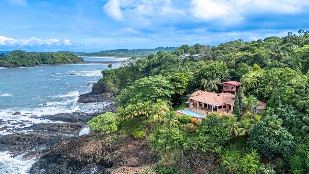 Increíble Villa Frente al Mar con Piscin