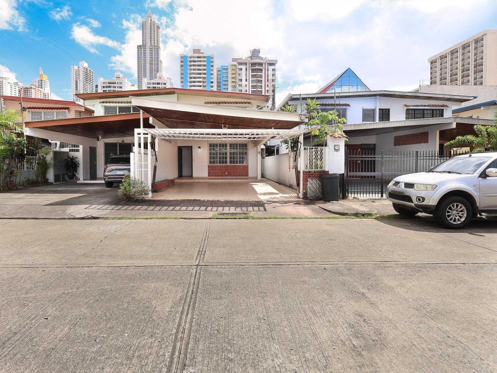 CASA EN BOULEVARD EL DORADO